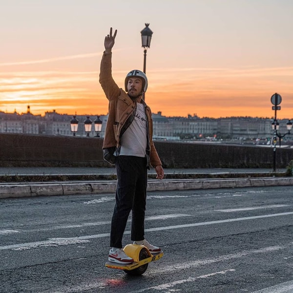 FriendWithA Review