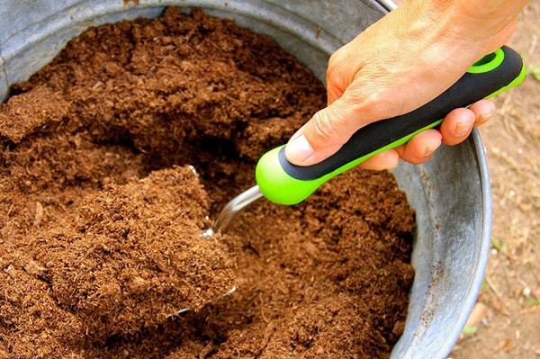 Garden Guru Garden Trowel Review