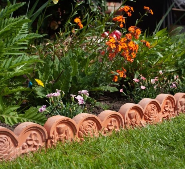 Gardenstone Rose and Thistle Decorative Edging - Terracotta Review