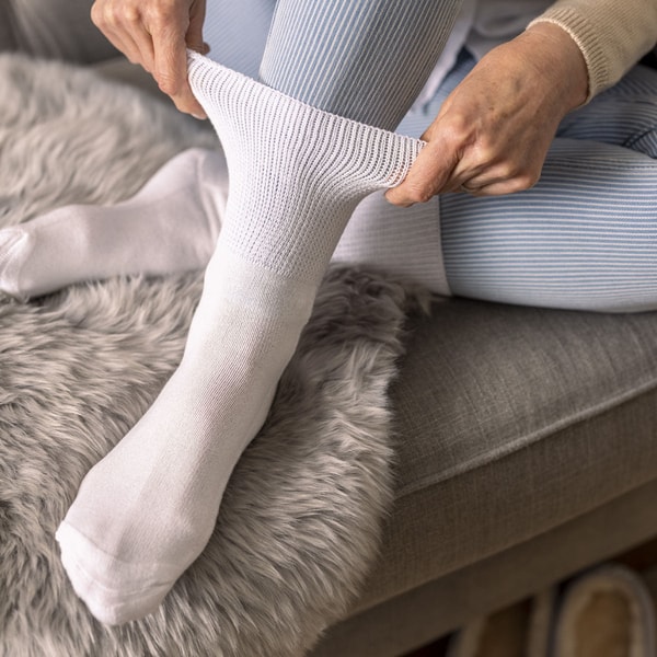 Gentle Grip 3 Pairs Cushion Foot Bamboo Diabetic Socks White Review