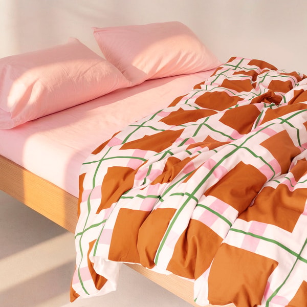 Happy Friday Retro Arty Duvet Cover Rese&ntilde;a de Happy Friday