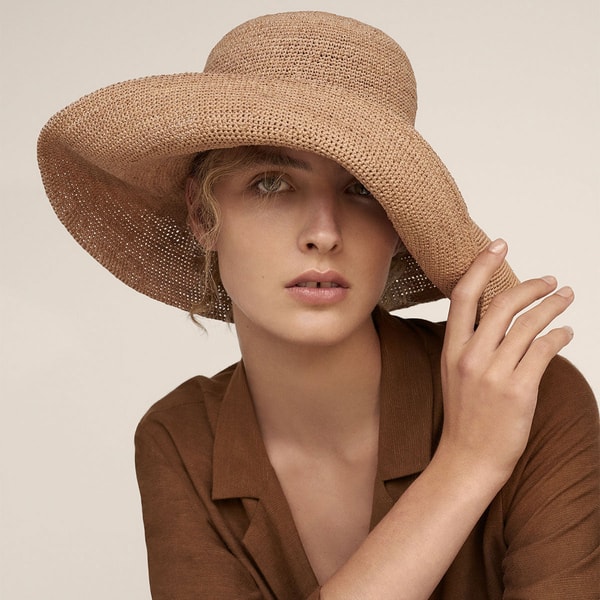 hats.com Provence 12 Review