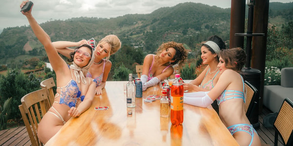 Hello.LA.Girl Review