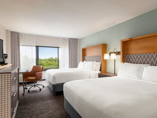 Holiday Inn Review