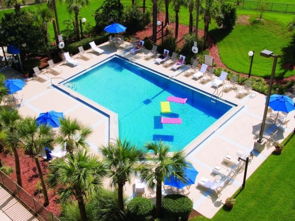 Holiday Inn Review