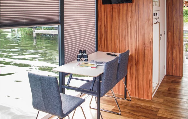 HomeToGo Agr&eacute;able bateau avec jardin et terrasse Avis