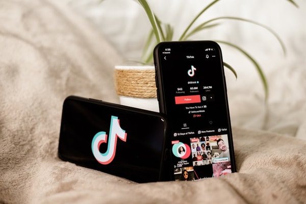 Hooked Review