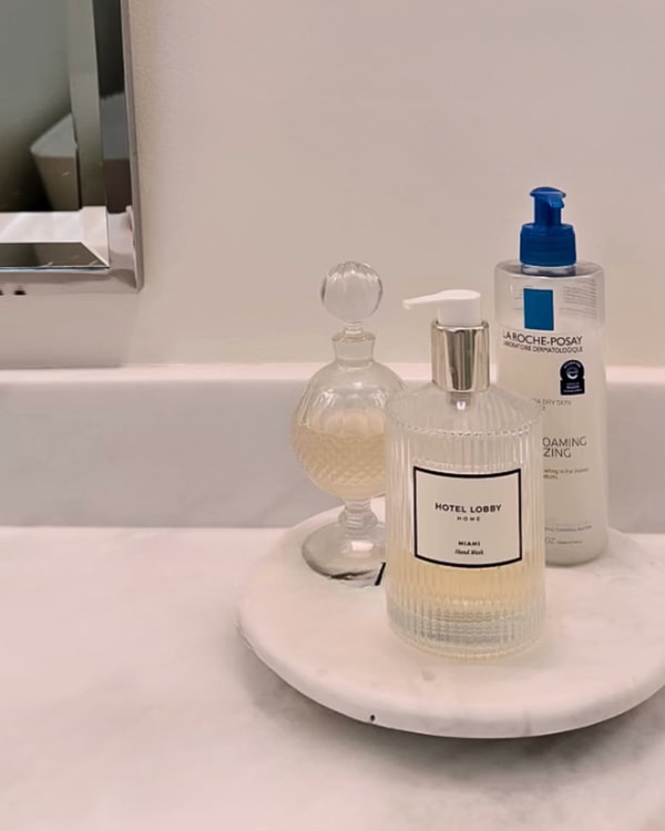 Hotel Lobby Candle Review