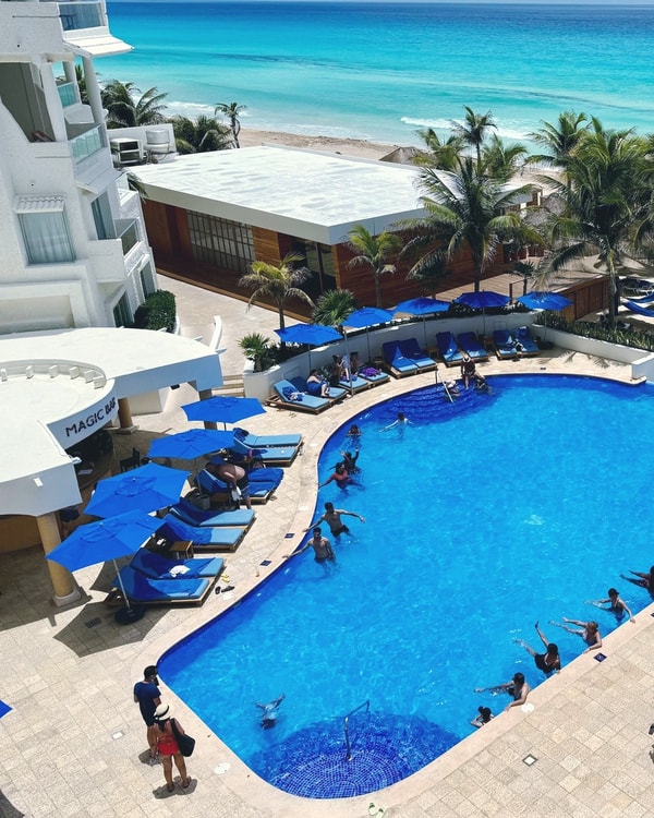 Hotel NYX Canc&uacute;n Overview 