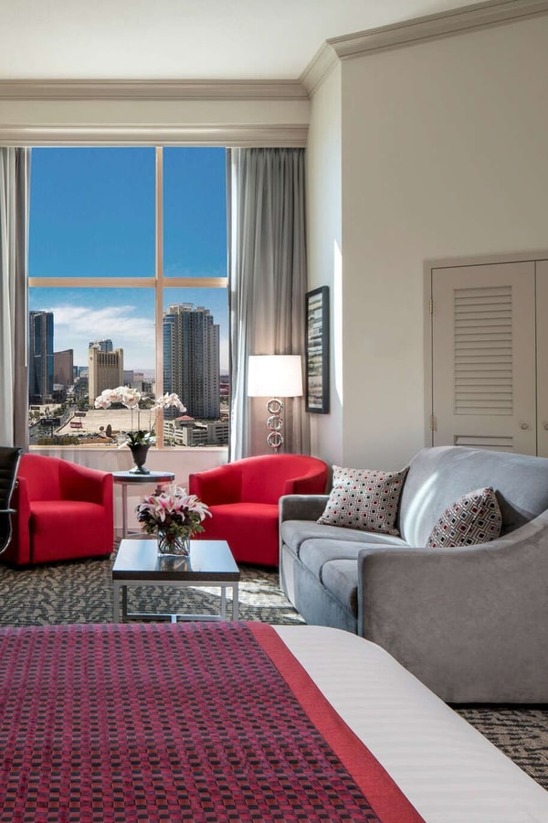 HotelTonight The STRAT Hotel Review