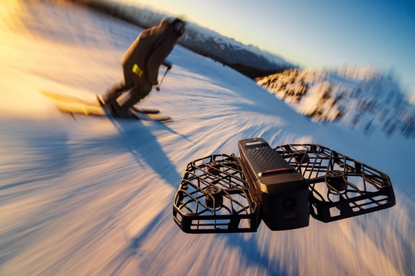 About HOVERAir