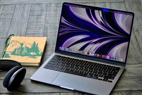 About Hoxton Macs