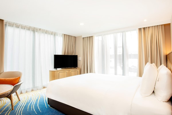 IHG Holiday Inn Express & Suites Bangkok Central Pier Review