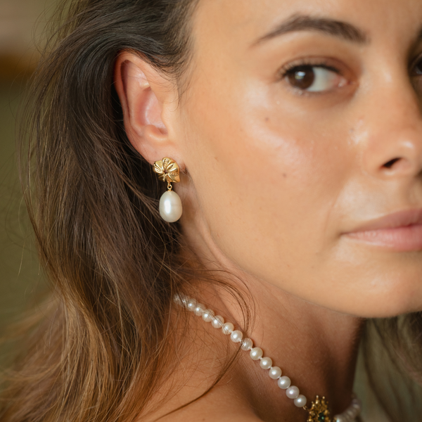 Incador Cradle Pearl Drop Earrings Reviews