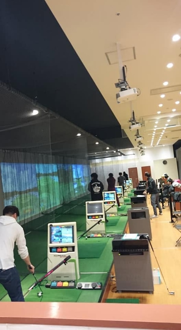 Indoor Golf School BEAGLE シミュレーター設備 レビュー