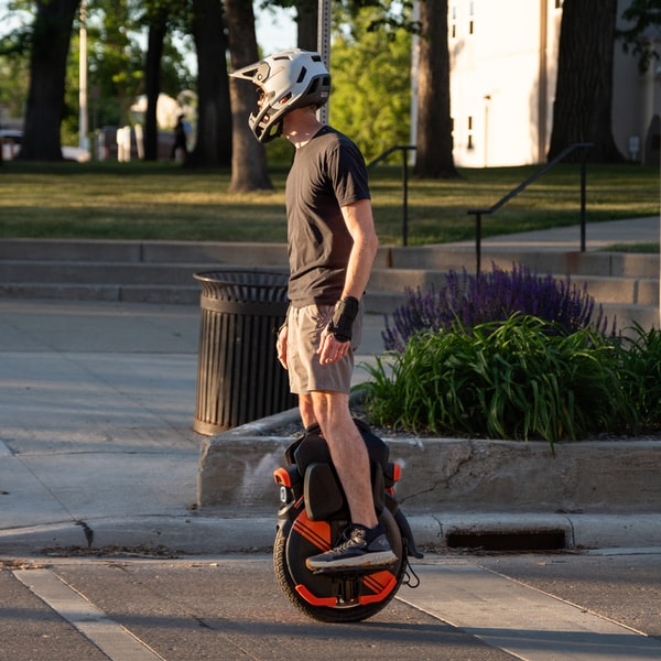 INMOTION V11Y Review