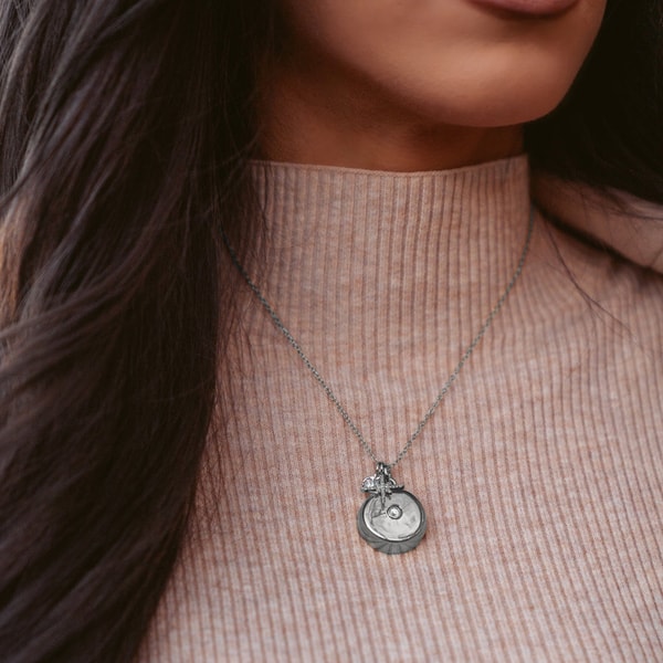 invisaWear Star Burst Charm Necklace Review