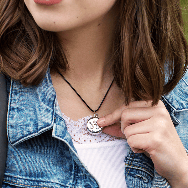 invisaWear Leather Necklace Review