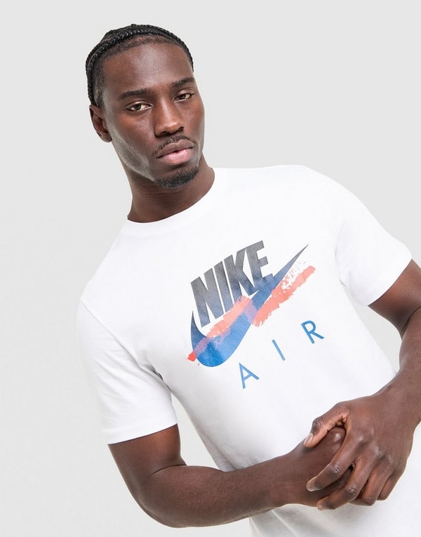 JD Sports White Nike DNA Remix T-Shirt Recension