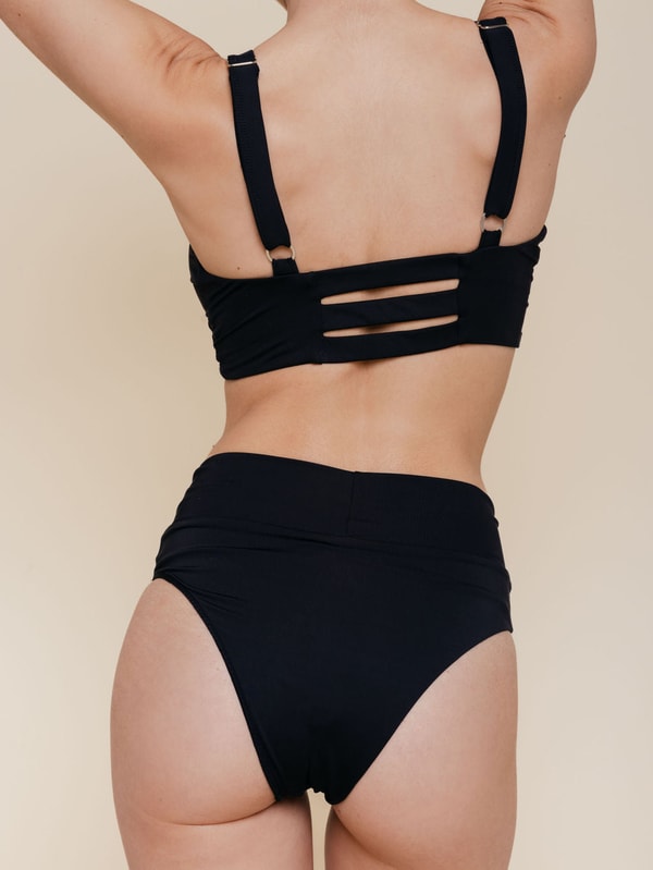 Kitty and Vibe High Hip Crossover Bottoms Review