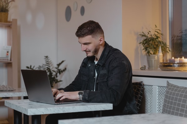 &Uuml;ber LA Webhosting