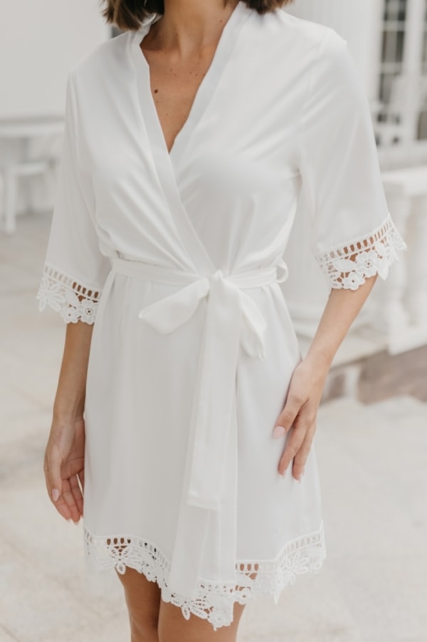 Le Rose Stories Lauren Lace Satin Robe Reviews
