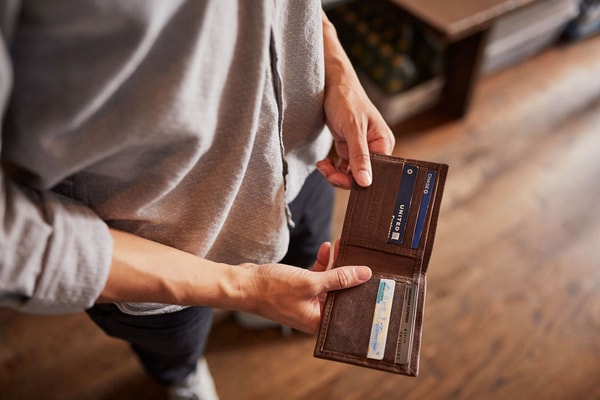 Lazarus Artisan Goods Bi-Fold Wallet Review