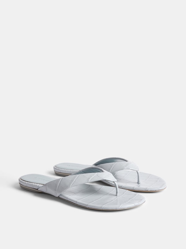 Le Monde B&eacute;ryl Flat Thong Sandal Blue Leather Croc Effect Review