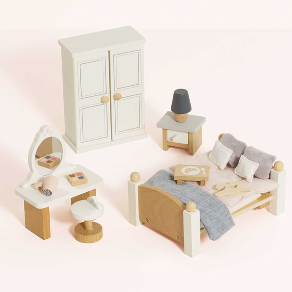 Le Toy Van Wooden Dolls House Bedroom Review