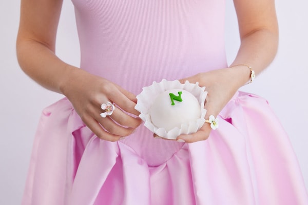 Les N&eacute;r&eacute;ides White Pansy Cocktail Ring Review