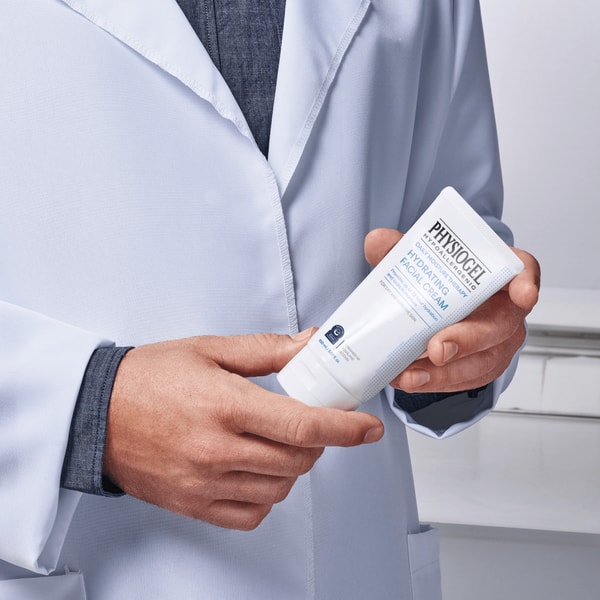 LG beauty Physiogel Daily Moisture Therapy Hydrating Facial Cream Review