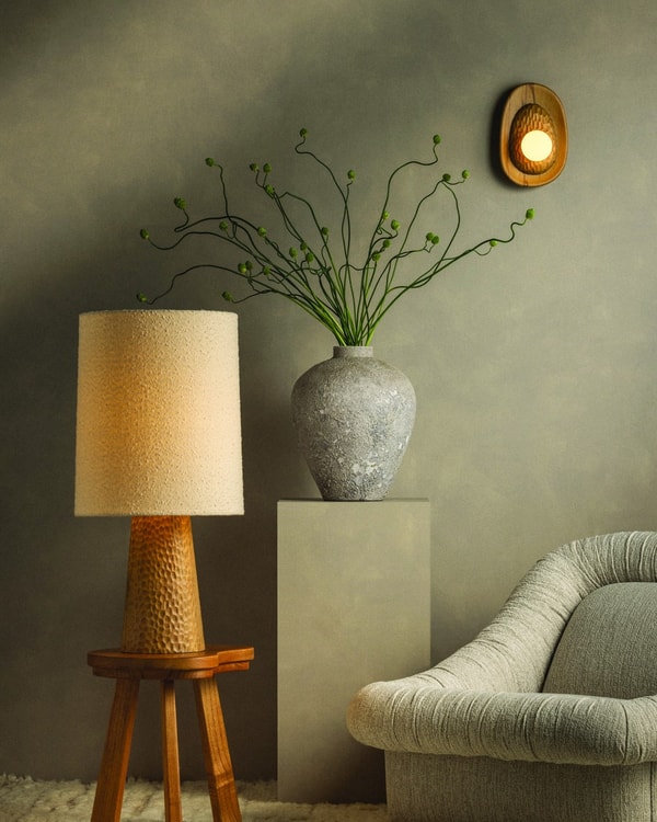 About Lightology 
