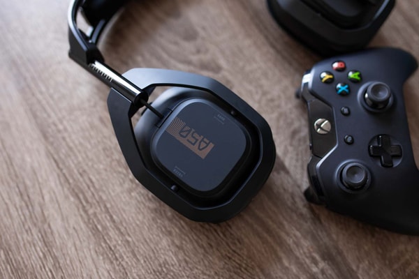关于 Logitech Club