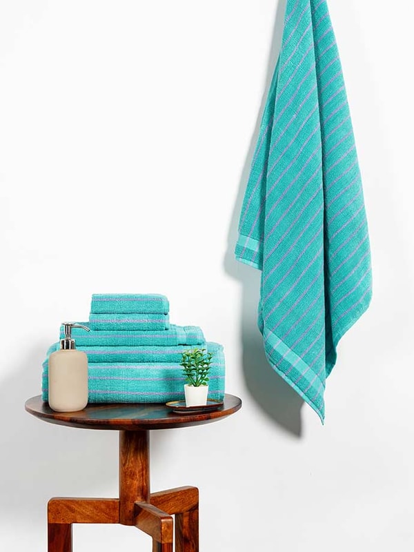 Lola & Veranda Pinstripes Bath Towel Bundle Review