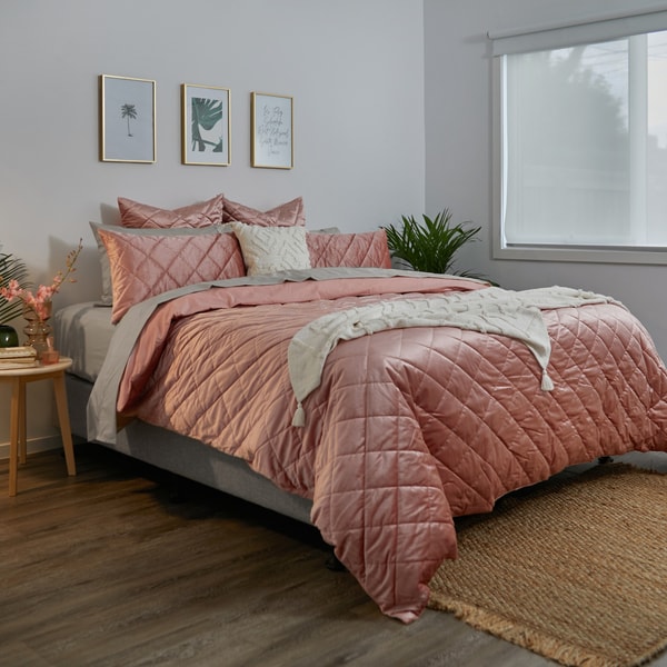 Lorraine Lea Review