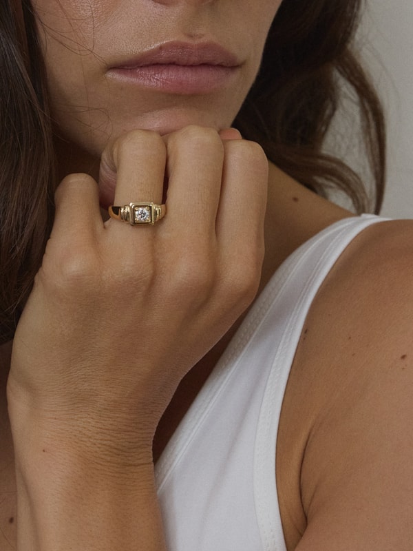 Love Isabelle Jewellery Solid Gold Art Deco Brilliant Signet Ring Review