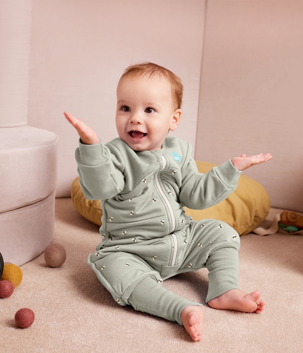 Love to Dream Sleep Suit Long Sleeve 2.5 TOG Cotton Olive Bees Review