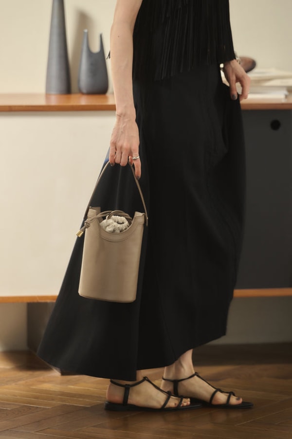 LOVST TOKYO Apple Multi Way Half-moon Bag レビュー