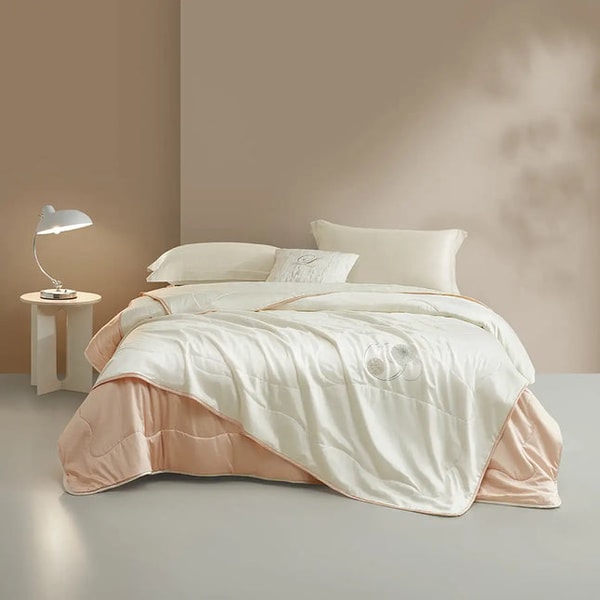 LUOLAI Embroidered Silk Cotton Comforter Review