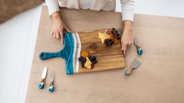 Lynn & Liana Designs Large Acacia Cheese Boards Review