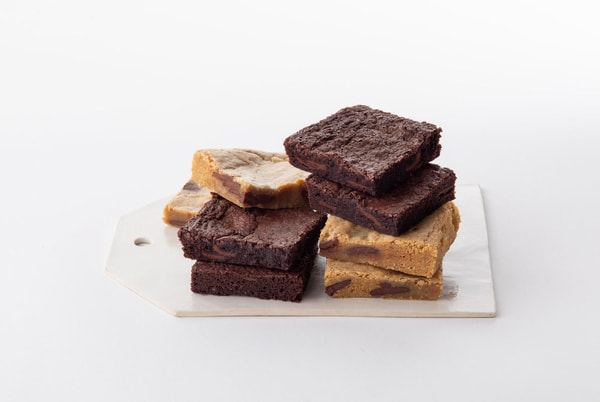 Magnolia Bakery Brownie & Blondie Combo Review
