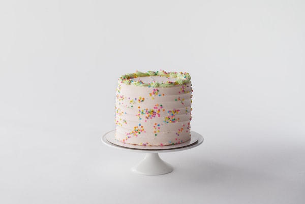 Magnolia Bakery Confetti Cake Review