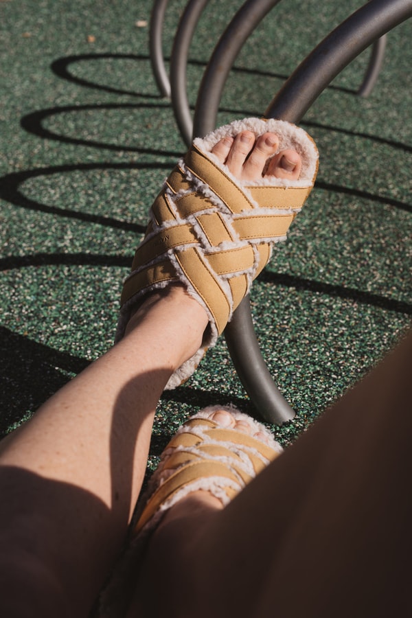 Malibu Sandals Zuma LX Suede Vegan Sherpa Crepe Oak Buff/Tan Reviews