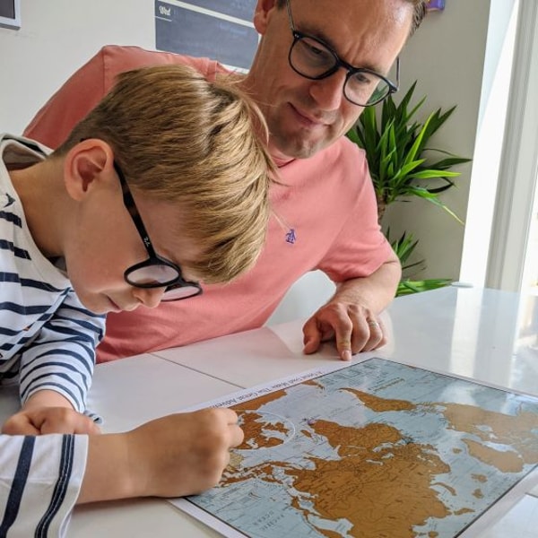 Maps International Review