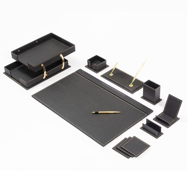 Moogdesk MOOG Classic Leather Desk Set Review