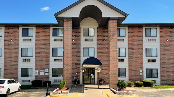Motel 6 Review