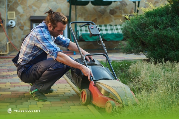 The Mowrator Edge in Outdoor Tech