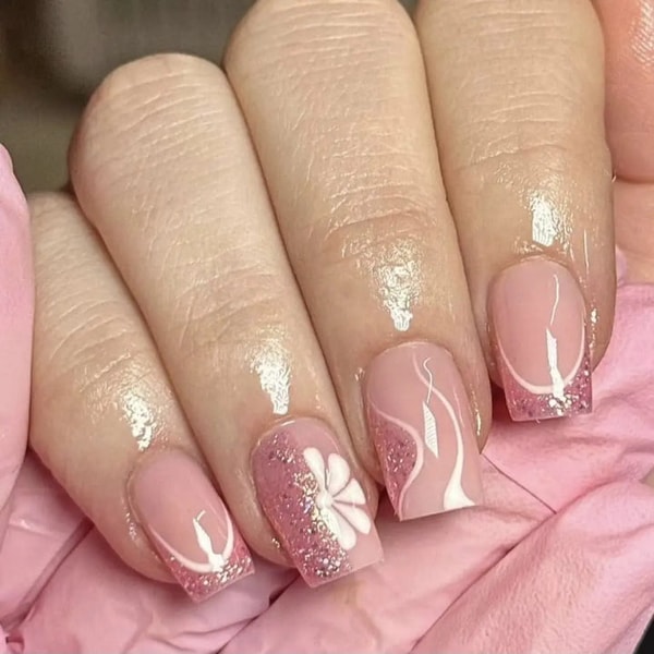 About Naio Nails