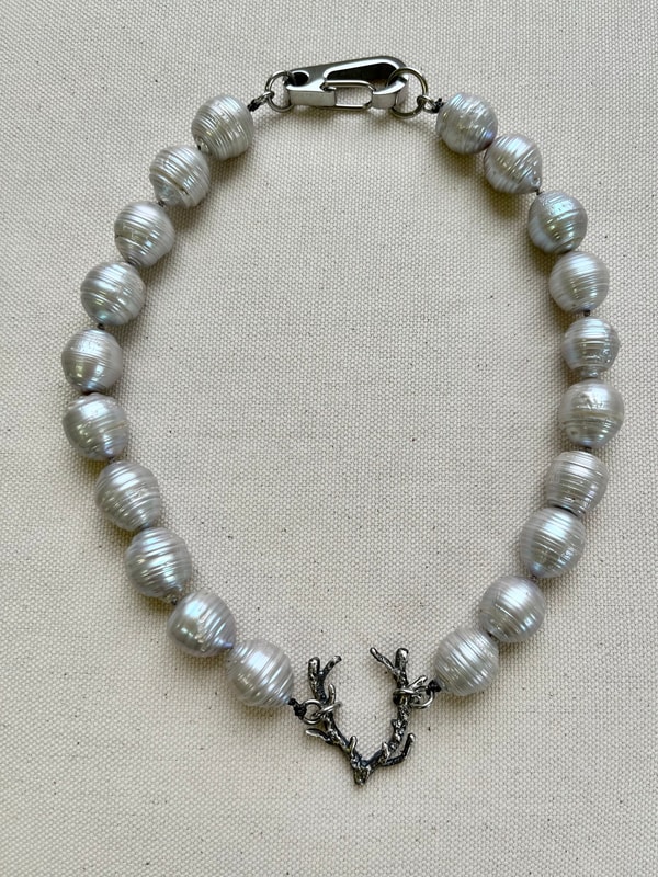 NATASHA TONIC Big Pearl Choker Review