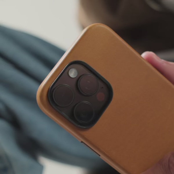 Nomad Modern Leather Case Review